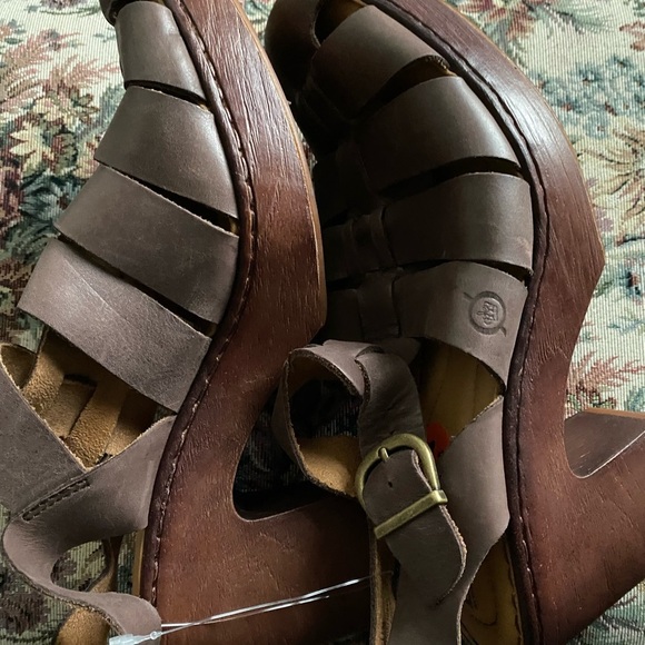 BORN LEATHER DISTRESSED SUEDE HARTLEY TAUPE WOOD GRAIN PLATFORM SANDAL SIZE 11 - Picture 12 of 15